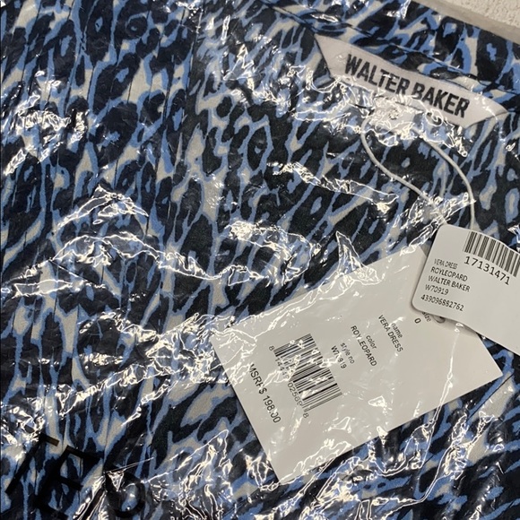 WALTER BAKER Vera Dress in Royal Leopard - Picture 4 of 4